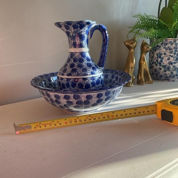 Blue and White Ceramic Pitcher Bowl Set rare traces back to the 1800’s cobal - Picture 2 of 3